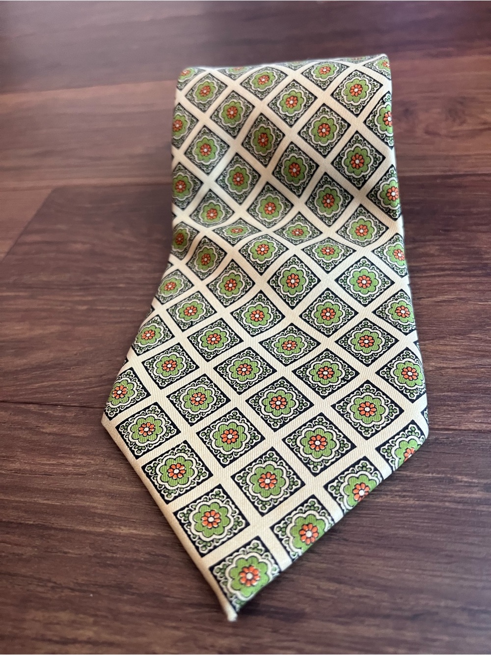 Saks Fifth Avenue 100% Silk Tie